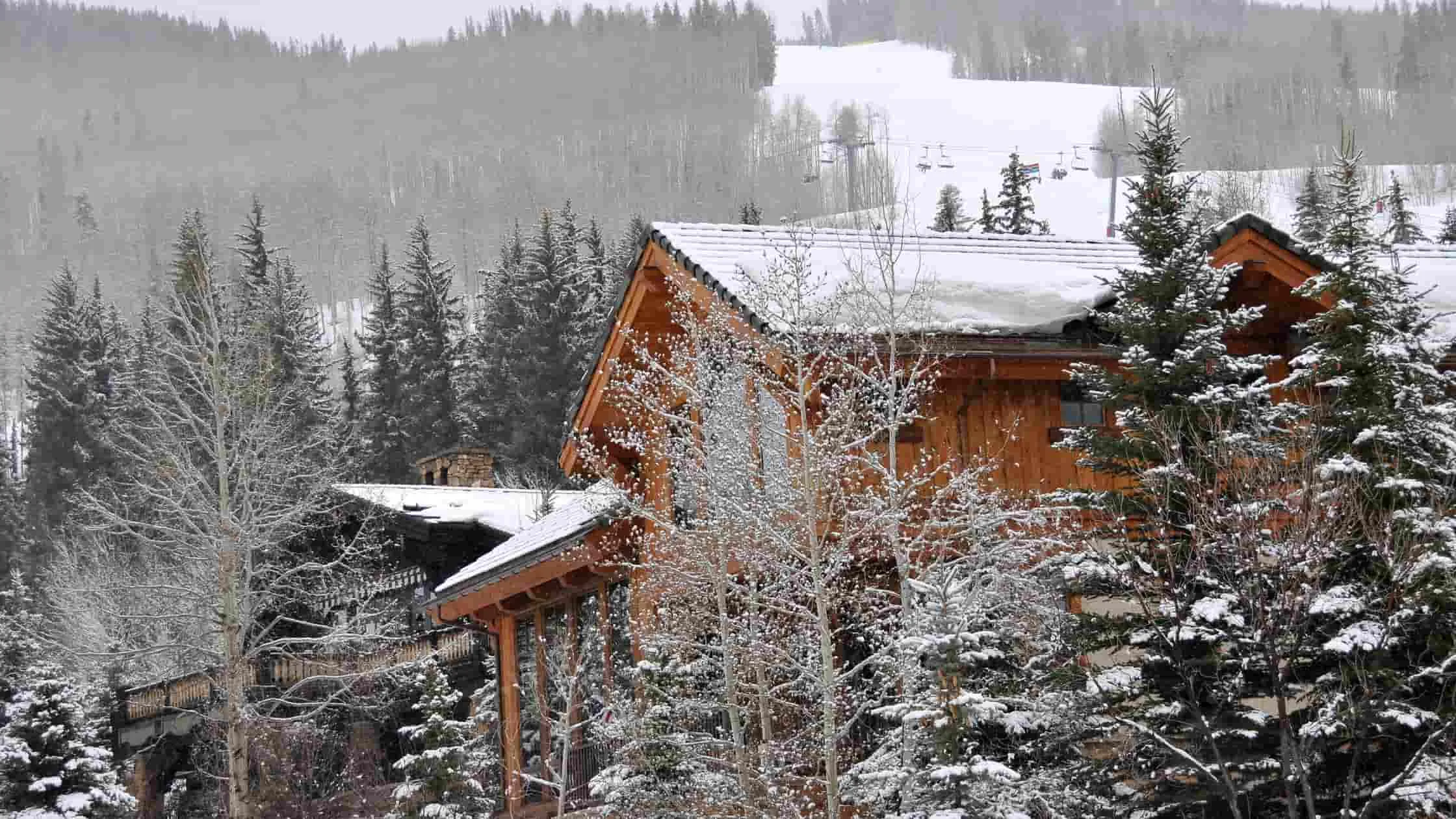 Colorado Vacation Homes. Snowy cabin